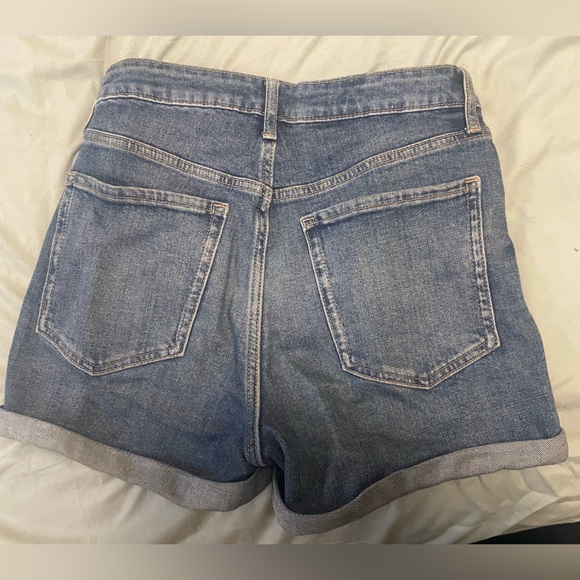 Old Navy size 6 women’s jeans shorts. High rise OG straight with pockets. - Picture 3 of 3